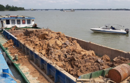 Điều tra "đất tặc", lộ ra mua bán bằng cấp