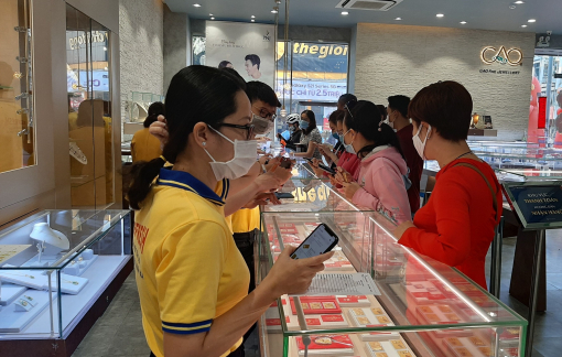 Giá vàng liên tục "nhảy múa" trong ngày 8/3