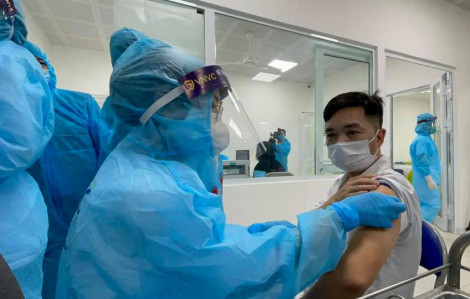Việt Nam đã có hơn 36.000 người tiêm vắc-xin COVID-19
