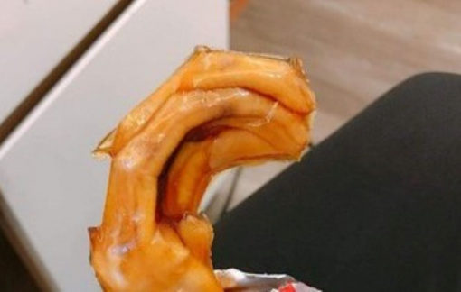 Phát hiện hơn ngàn gói chân vịt "khoái khẩu" không rõ nguồn gốc