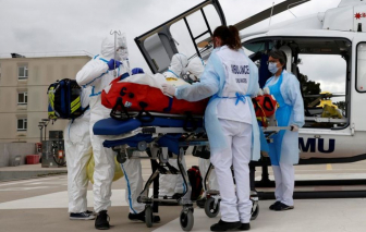 Hơn 5.000 người được chăm sóc đặc biệt vì COVID-19 tại Pháp