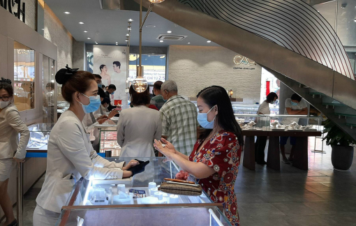 Giá vàng lại tăng mạnh, vượt 55 triệu đồng/lượng