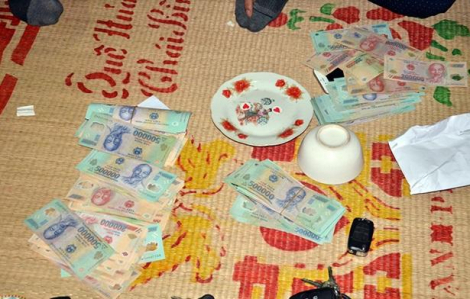 Quảng Trị: Khởi tố 3 cán bộ huyện Đakrông về hành vi đánh bạc