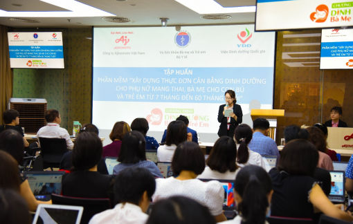Tập huấn triển khai phần mềm xây dựng thực đơn cân bằng dinh dưỡng cho mẹ và bé