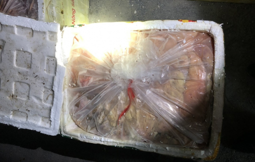 Chặn gần 1 tấn nội tạng thối theo xe khách vào TPHCM làm mồi nhậu