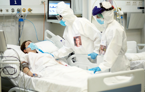 Báo động bệnh nhân COVID-19 ngày càng trẻ hóa ở Mỹ và châu Âu