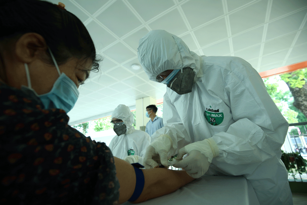 Tối 14/4, 16 người mắc COVID-19