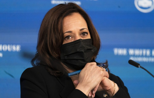 Bà Kamala Harris chỉ ra những khó khăn sản phụ da màu phải đối mặt