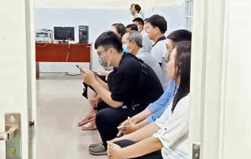 Nửa đêm, tôi đi làm căn cước công dân