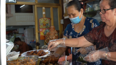 Quán cơm chay “sườn bì chả” vạn người mê ở Sài Gòn