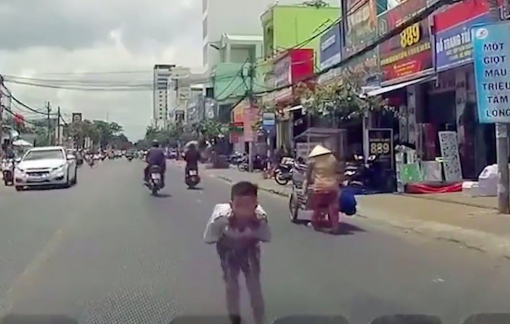 Khen thôi, đừng làm quá!