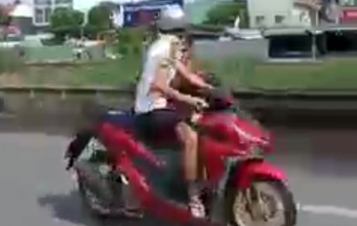 "Quái xế” chặn đường Nguyễn Văn Linh để “quậy”