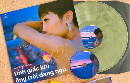 Đĩa than và băng cassette - Ngày tháng quay về