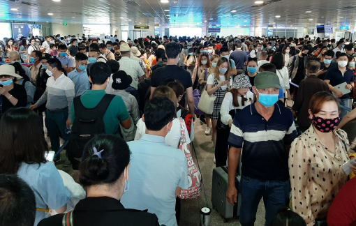 Tổng công ty Cảng hàng không nói gì về việc ùn tắc ở sân bay Tân Sơn Nhất?