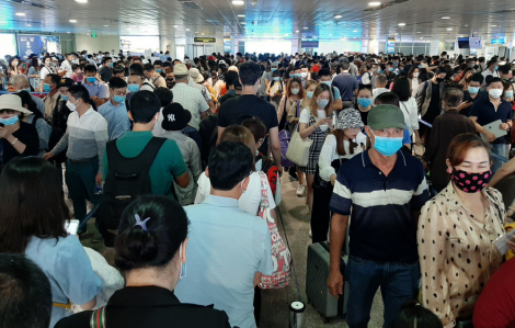 Bộ GTVT họp khẩn vì ùn tắc tại sân bay Tân Sơn Nhất