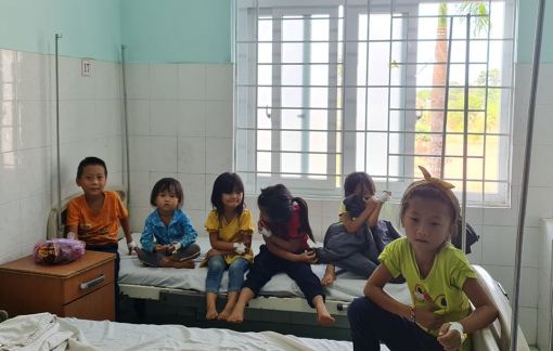 Đắk Nông: Hơn 100 người nhập viện sau khi ăn cưới