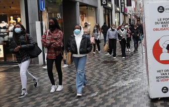 Các nước châu Âu bắt đầu nới lỏng biện pháp hạn chế COVID-19