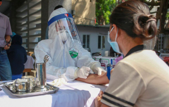 Tối 25/4, 10 người mắc COVID-19