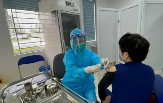 Đề nghị cho phép xã hội hóa, tiêm dịch vụ vắc-xin COVID-19