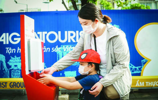 Việt Nam trở thành hình mẫu về chống dịch và phát triển kinh tế: Viên ngọc hiếm trong số các quốc gia mới nổi