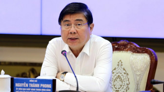Chủ tịch UBND TPHCM: “Bước ra đường là phải mang khẩu trang"