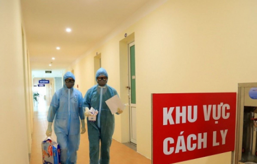 Hai mẹ con nhập cảnh lậu khai báo không trung thực, 40 nhân viên y tế phải xét nghiệm khẩn
