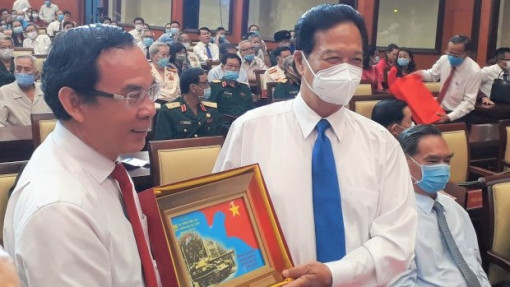 Họ đã chọn lẽ sống vì nhân dân