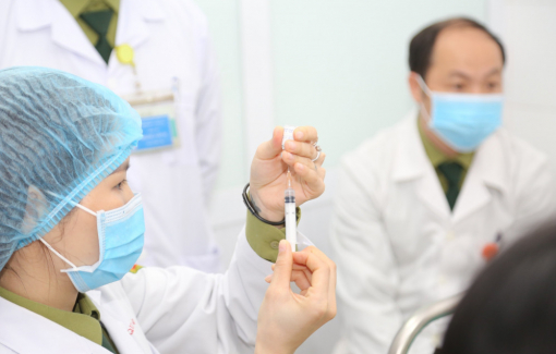 Việt Nam có hơn 425.600 người đã tiêm vắc xin phòng COVID-19