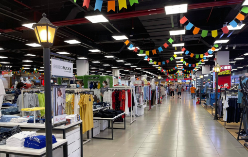 Siêu thị, chợ vắng trong ngày nghỉ lễ