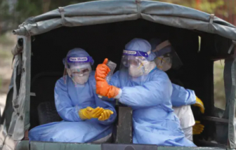 Nepal đối mặt với "cơn bão" COVID-19 chết người tương tự như Ấn Độ