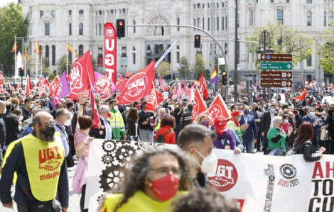 Hàng ngàn người xuống đường ở châu Âu trong Ngày Quốc tế Lao động