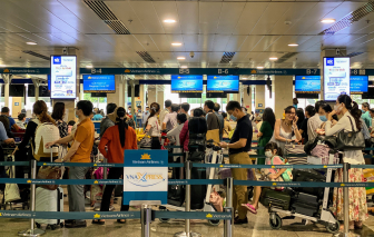 Giá vé máy bay giảm mạnh sau lễ