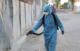 Tối 3/5, có 10 ca COVID-19 liên quan quán karaoke, nhân viên y tế