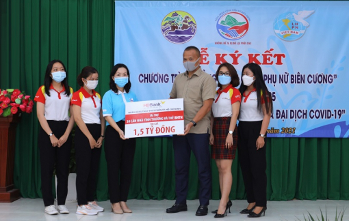 HDBank tặng 1,5 tỷ đồng hỗ trợ phụ nữ biên cương