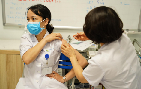 Trên 832.000 người Việt Nam đã tiêm vắc-xin phòng COVID-19