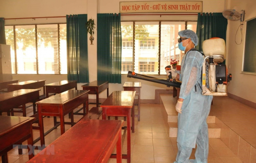 Khử khuẩn toàn bộ TP. Hưng Yên, giãn cách 1 thị xã và 5 xã