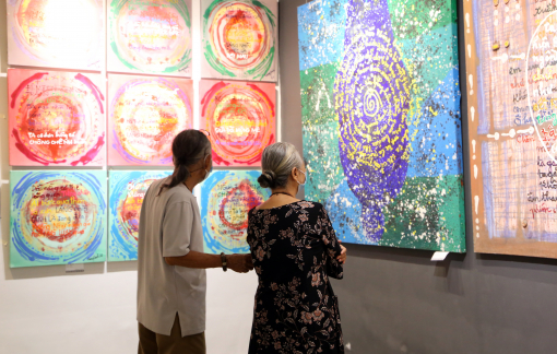 Vợ chồng nghệ sĩ U80 và những bức tranh kích cỡ khủng