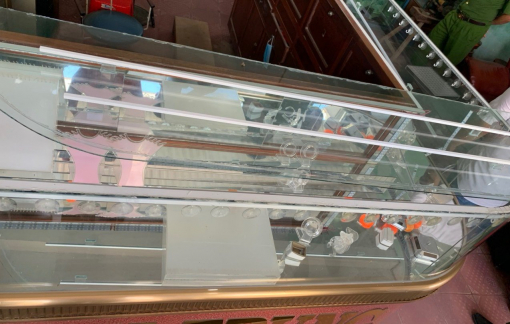 Nghi vấn kẻ gian đột nhập tiệm vàng lấy đi trên 300 lượng vàng 18K