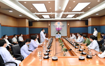 Thủ tướng kiểm tra công tác phòng chống dịch của bệnh viện tại TPHCM