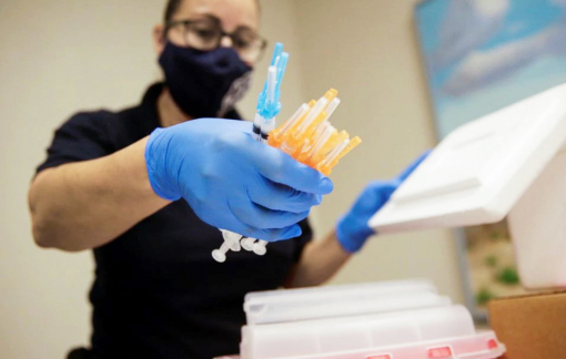 Bùng nổ du lịch tiêm chủng vắc-xin COVID-19