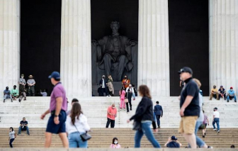 Khi COVID-19 tạm lắng, khách du lịch quay trở lại thủ đô Washington