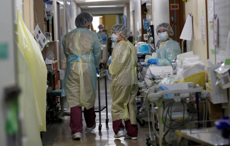 Bệnh viện Nhật Bản quá tải khi số ca mắc COVID-19 tăng cao