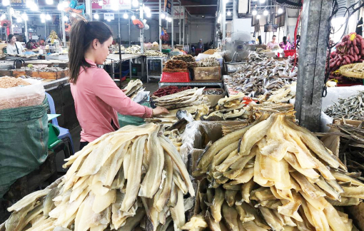 Chợ đòi thu tiền thuê đất, tiểu thương kêu trời