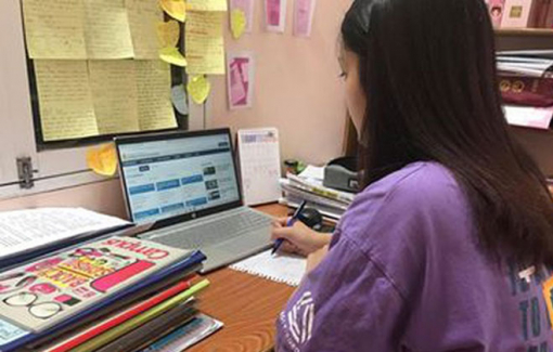 Hà Nội cho học sinh làm bài kiểm tra trực tuyến vào buổi tối