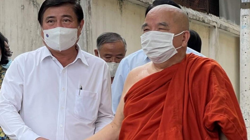 Lãnh đạo TPHCM thăm, chúc mừng Đại lễ Phật đản