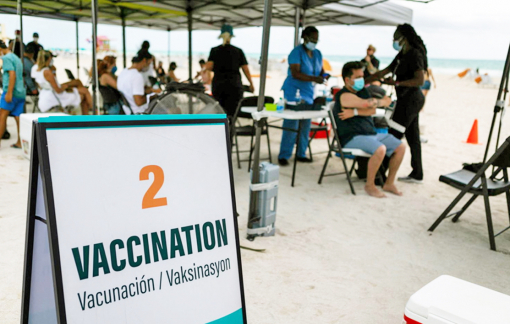 Tour đến Mỹ du lịch và tiêm vắc-xin: đi dễ, khó về