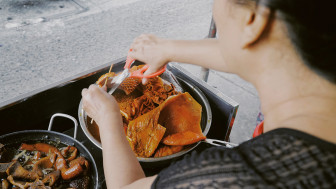 TPHCM: Khẩn cấp tìm người từng đến quán phá lấu, súp cua, hột vịt lộn ở quận 4