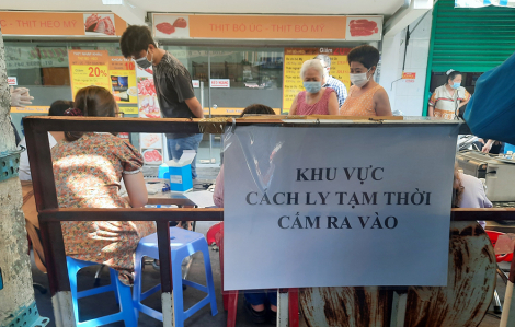 TPHCM: Lấy mẫu xét nghiệm các hộ kinh doanh khu vực chợ Phú Nhuận