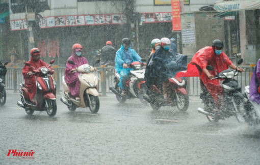 Sáng nay, nhiều khu vực trên cả nước đều có mưa, đề phòng lốc, sét
