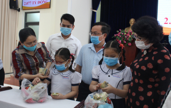 TPHCM tiếp nhận hơn 2.077 tỷ đồng mua vắc-xin COVID-19